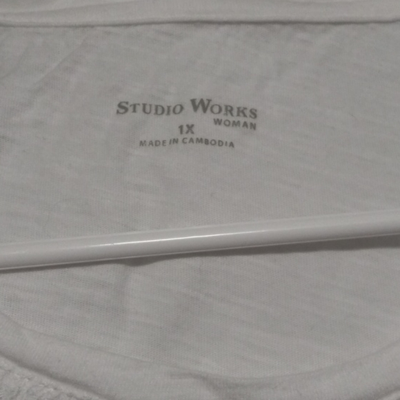 Studio works top - Picture 3 of 3